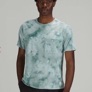 Lululemon Men's Diamond Dye Relaxed Mesh
Pocket Short Sleeve size large